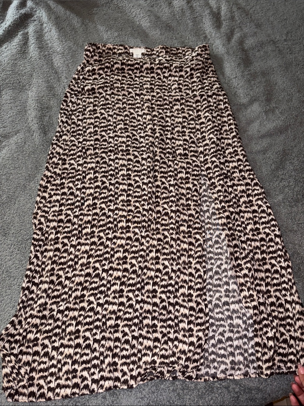 H&M Black and Cream Printed Maxi Skirt